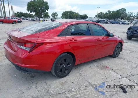 2021 Hyundai Elantra Sel z USA, uszkodzony, nr VIN 5NPLM4AG5MH004025